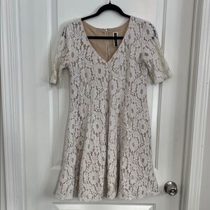 Julian Taylor Cream Lace fit and flare Dress size 6